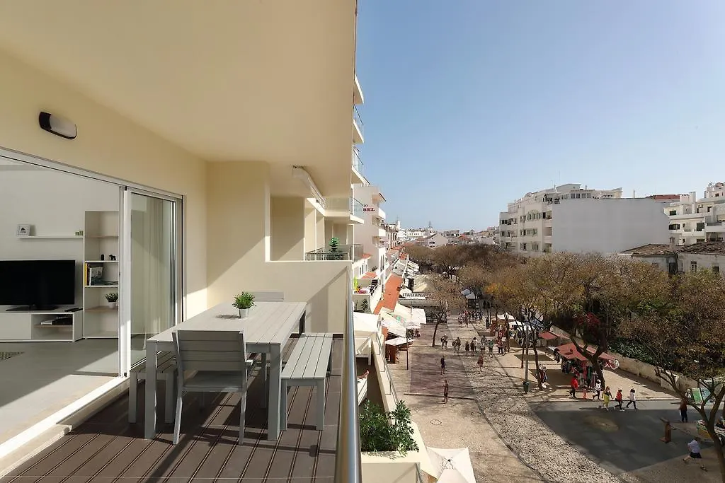 Original 3 Bedroom Downtown Albufeira Apartamento