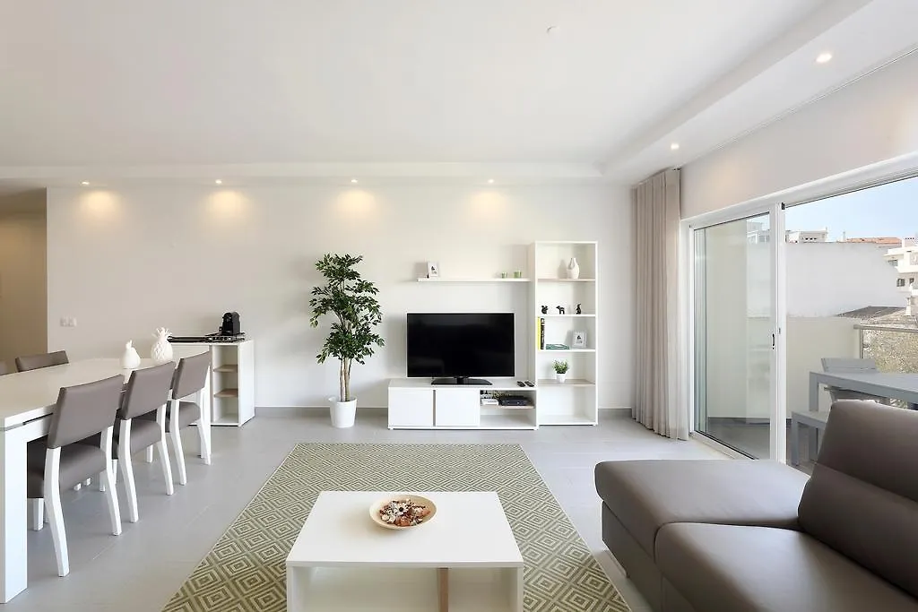 Original 3 Bedroom Downtown Albufeira 0*,