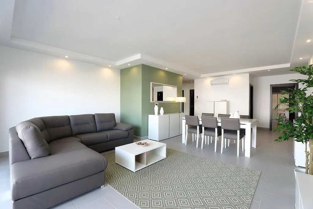Original 3 Bedroom Downtown Albufeira 0*,